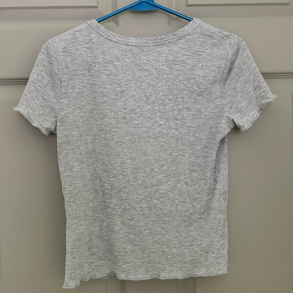 Light Gray Ribbed Short-Sleeve Top - Picture 2 of 3